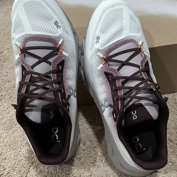 On Running cloud White and Brown Sneakers Cloudtilt 10.5 W worn once - Picture 4 of 5